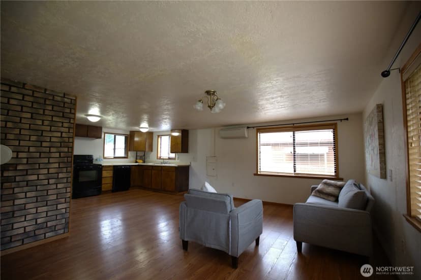 Property photo for 930 Commercial Avenue, Darrington photo 18