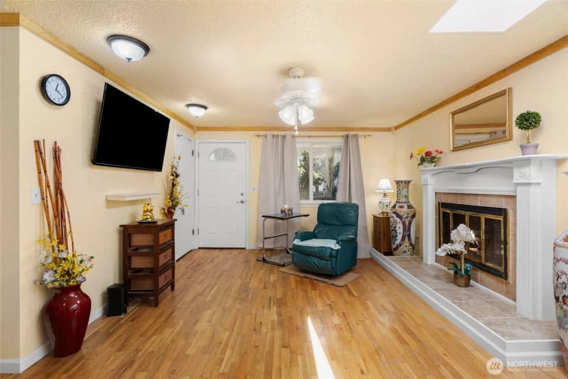 Property photo for 30621 8th Place S, Federal Way photo 5