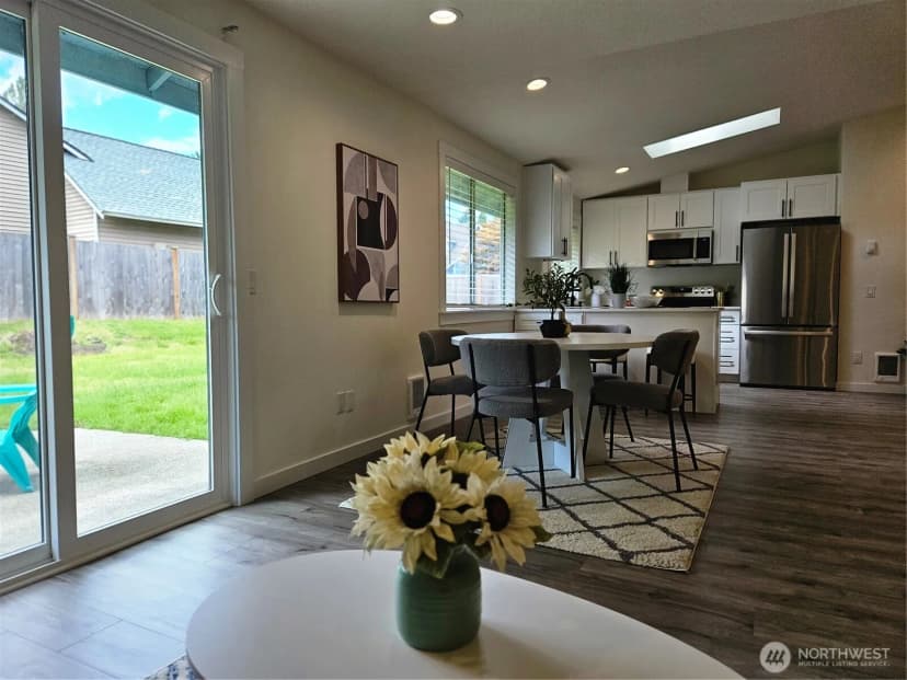 Property photo for 16706 6th Avenue Se, Bothell photo 10