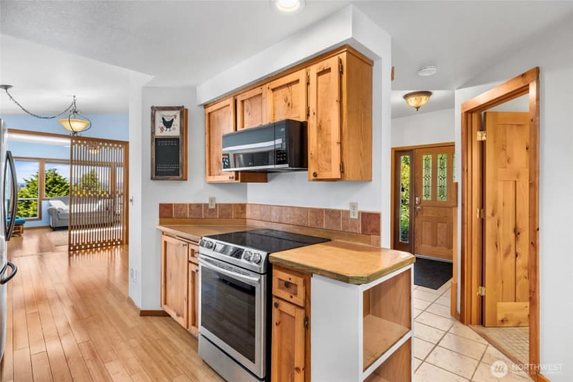 Property photo for 801 N Waugh Road, Mount Vernon photo 16