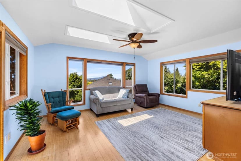 Property photo for 801 N Waugh Road, Mount Vernon photo 10