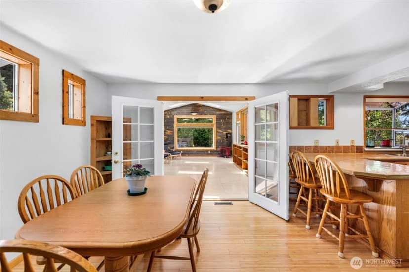 Property photo for 801 N Waugh Road, Mount Vernon photo 19