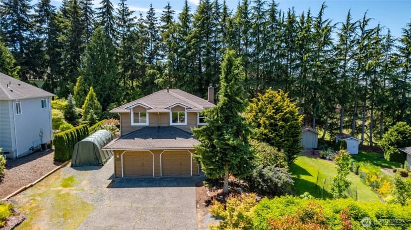 Property photo for 801 N Waugh Road, Mount Vernon