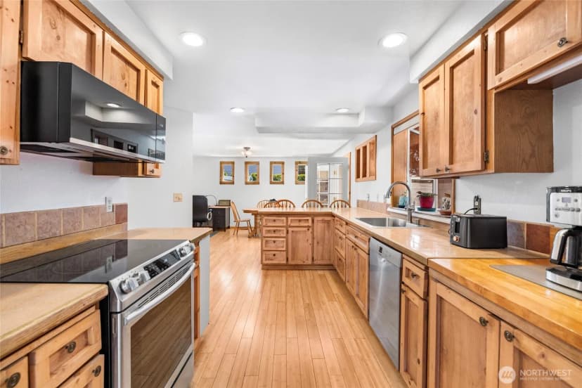 Property photo for 801 N Waugh Road, Mount Vernon photo 13