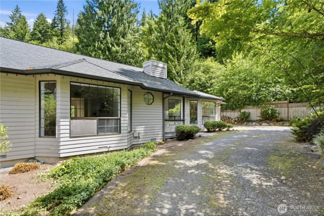 Property photo for 19926 Ne Union Hill Rd, Redmond photo 4
