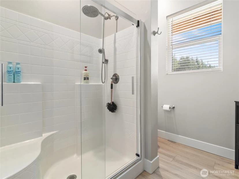 Property photo for 39426 Mountain Park Drive E, Roy photo 18