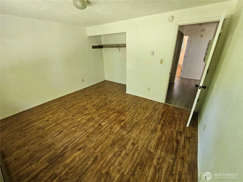 Property photo for 151 S Little John Lane N, Forks photo 12