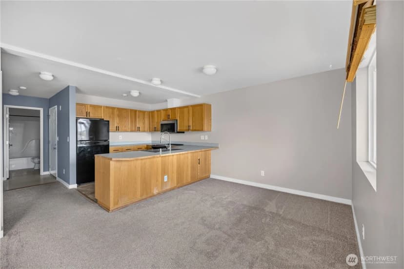 Property photo for 320 Se Barrington Drive #a201, Oak Harbor photo 8