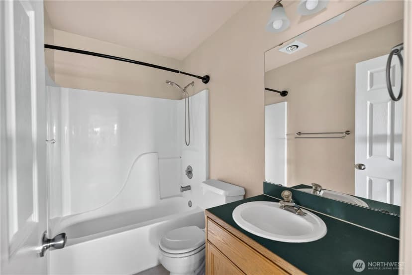 Property photo for 320 Se Barrington Drive #a201, Oak Harbor photo 12