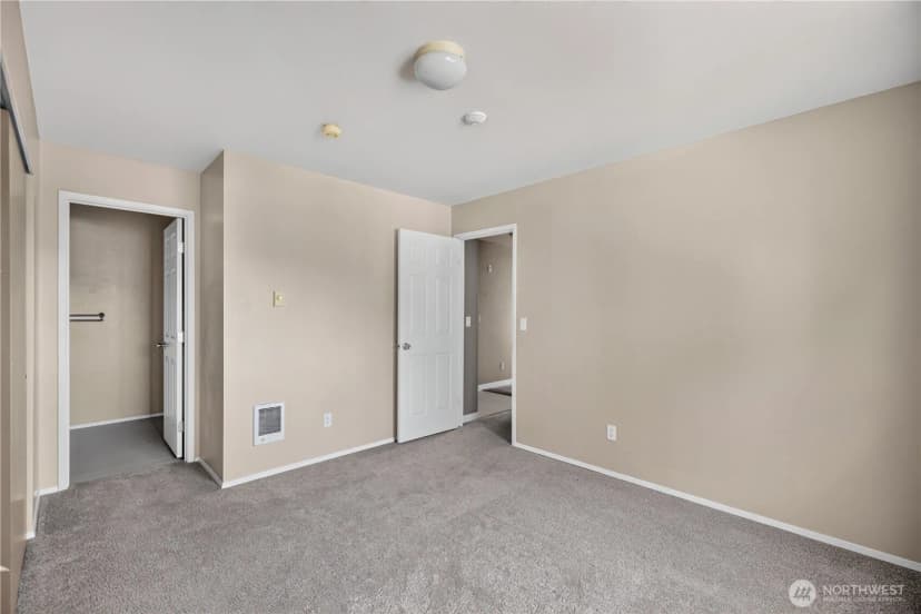 Property photo for 320 Se Barrington Drive #a201, Oak Harbor photo 18
