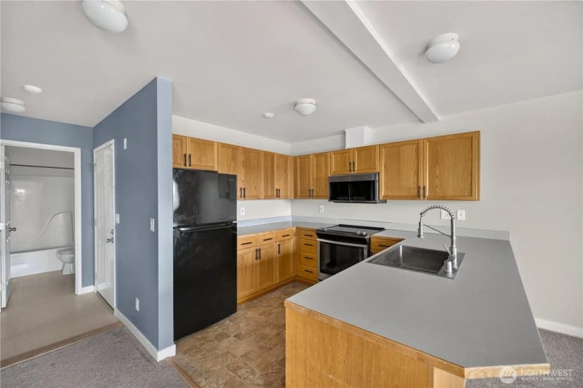 Property photo for 320 Se Barrington Drive #a201, Oak Harbor photo 3