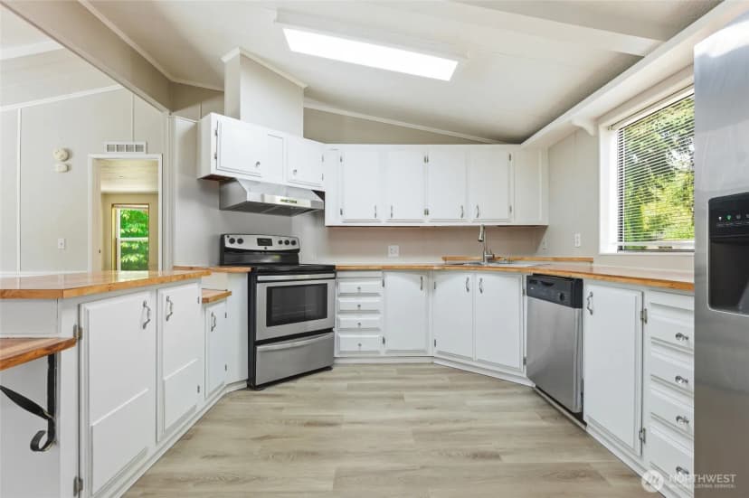 Property photo for 601 166th Street Ct E, Spanaway photo 14
