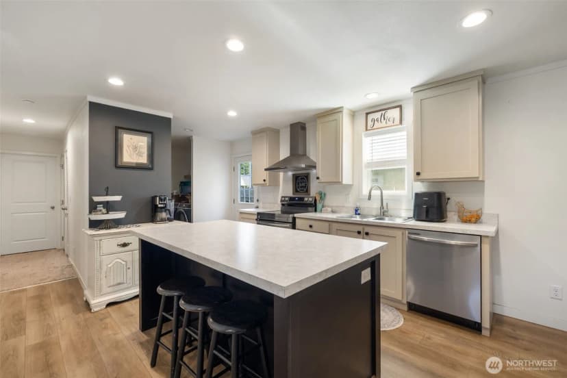 Property photo for 19613 25th Street Ct Sw, Lakebay photo 6