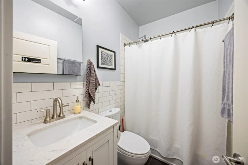 Property photo for 4420 Dayton Avenue N #2, Seattle photo 11
