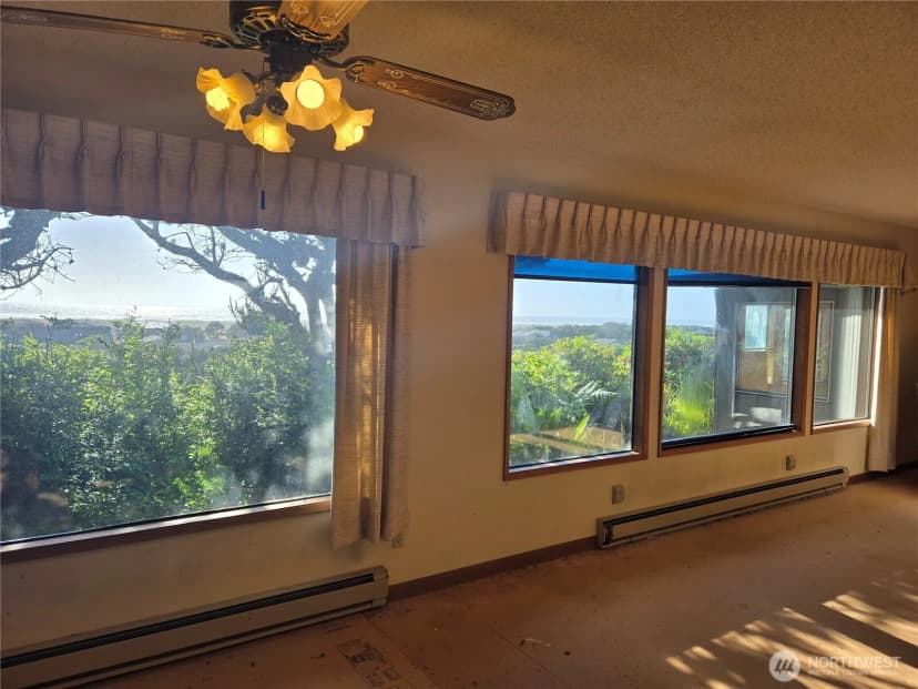 Property photo for 30011 J Place, Ocean Park photo 7
