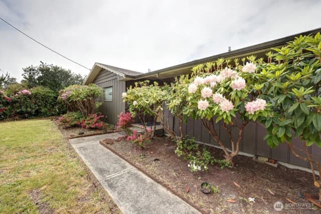Property photo for 30011 J Place, Ocean Park photo 3