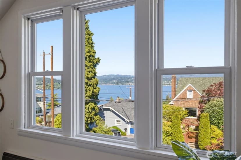 Property photo for 10209 64th Avenue S, Seattle photo 16
