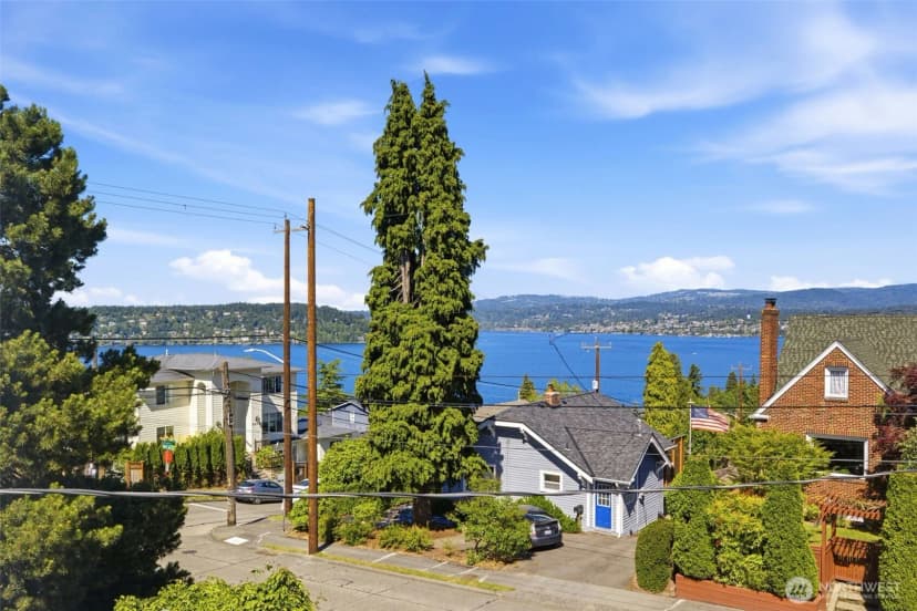 Property photo for 10209 64th Avenue S, Seattle photo 17