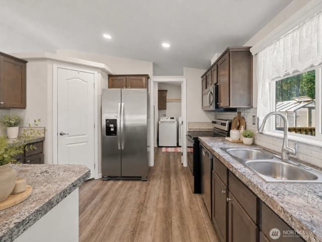 Property photo for 15 Maple Leaf Street, Raymond photo 5