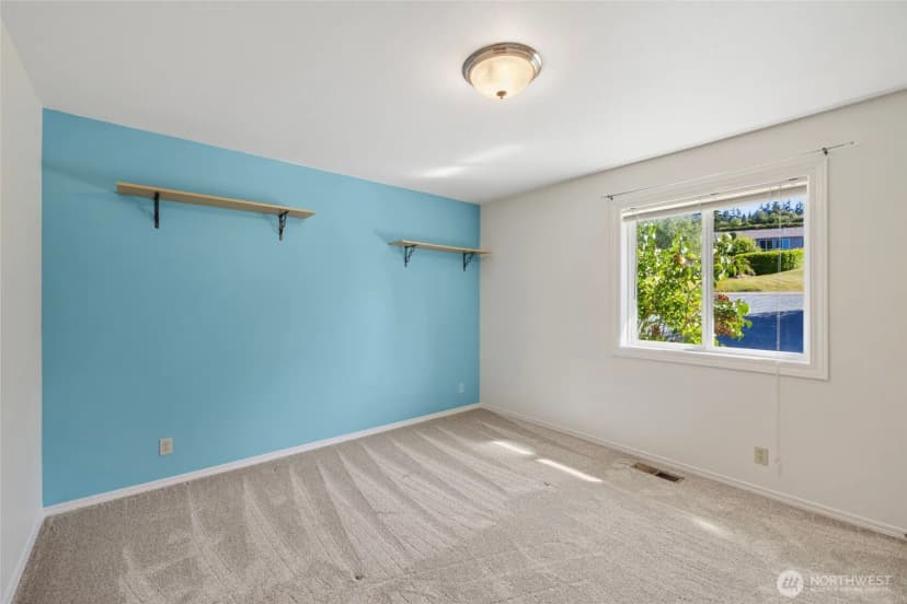 Property photo for 639 E Beacon View Drive, Oak Harbor photo 24