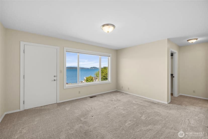 Property photo for 639 E Beacon View Drive, Oak Harbor photo 16