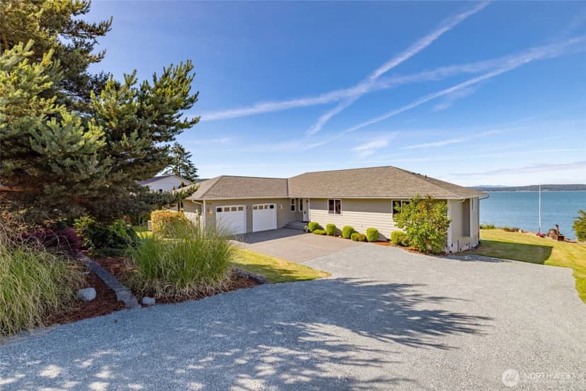 Property photo for 639 E Beacon View Drive, Oak Harbor photo 6