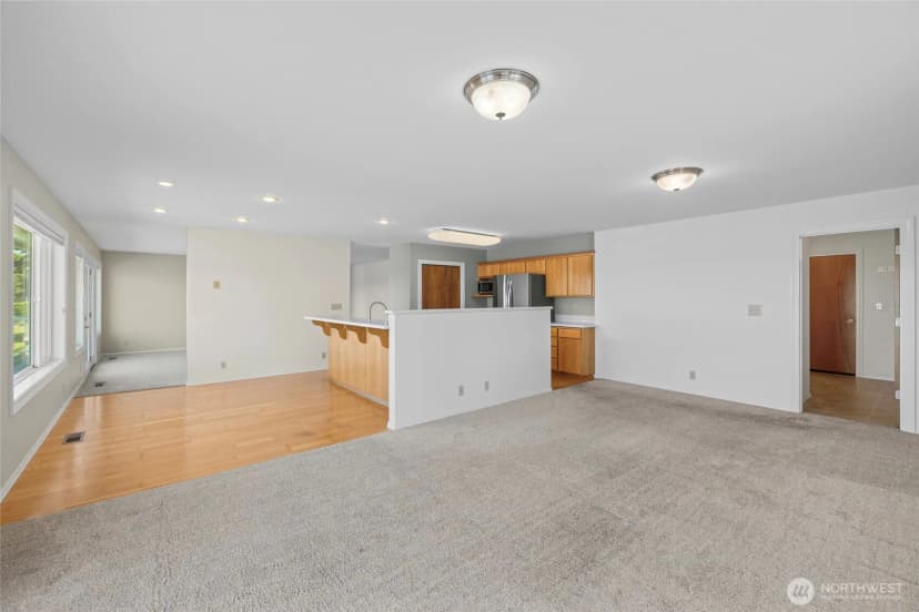 Property photo for 639 E Beacon View Drive, Oak Harbor photo 11