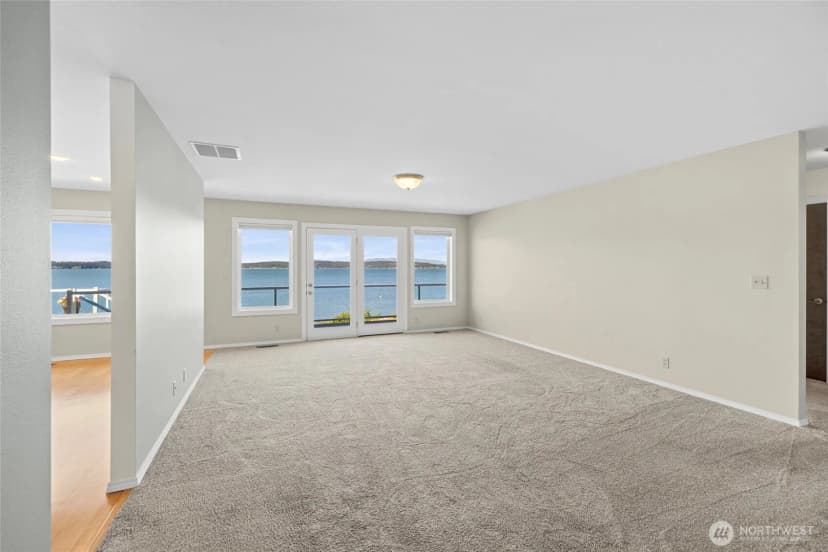 Property photo for 639 E Beacon View Drive, Oak Harbor photo 8