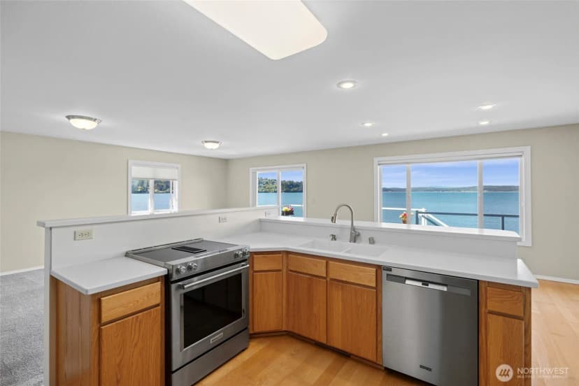 Property photo for 639 E Beacon View Drive, Oak Harbor photo 14