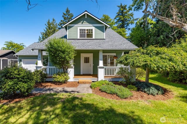 Property photo for 2609 C Avenue, Anacortes photo 3