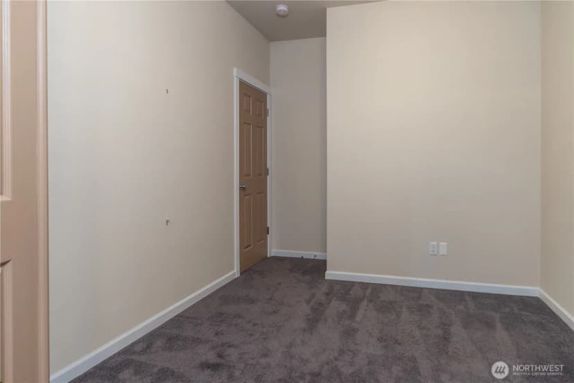Property photo for 4000 Ne Breakwater Court, Bremerton photo 8
