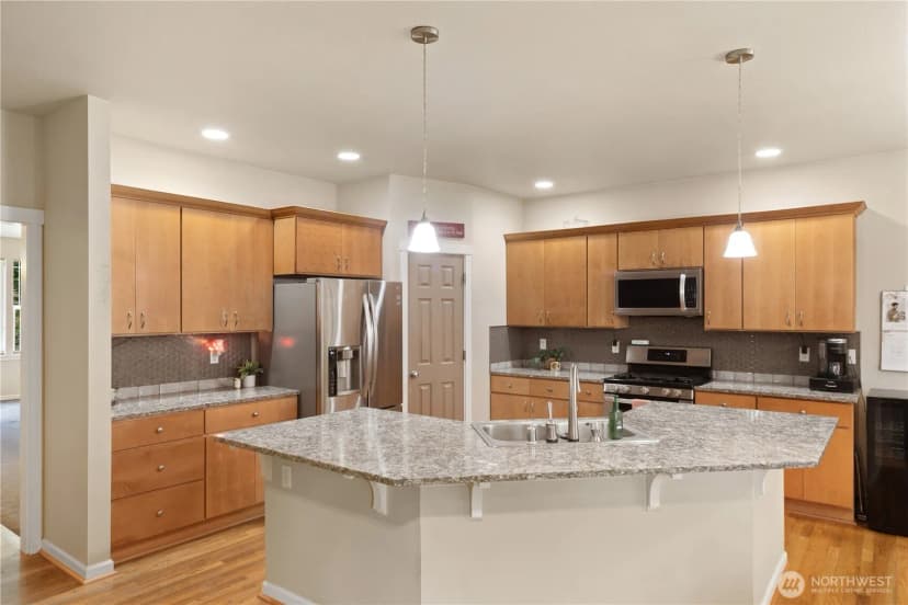 Property photo for 4000 Ne Breakwater Court, Bremerton photo 13