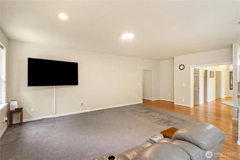 Property photo for 4000 Ne Breakwater Court, Bremerton photo 12