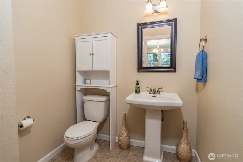 Property photo for 4000 Ne Breakwater Court, Bremerton photo 10