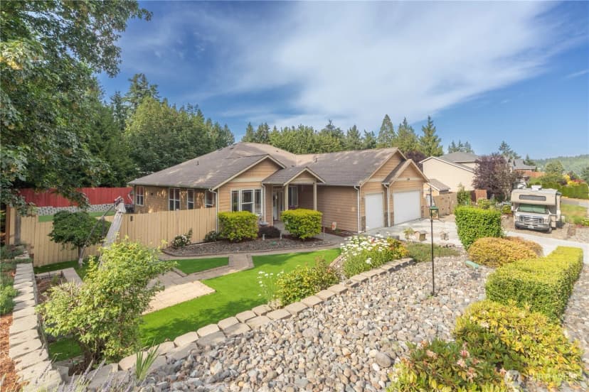 Property photo for 4000 Ne Breakwater Court, Bremerton photo 3