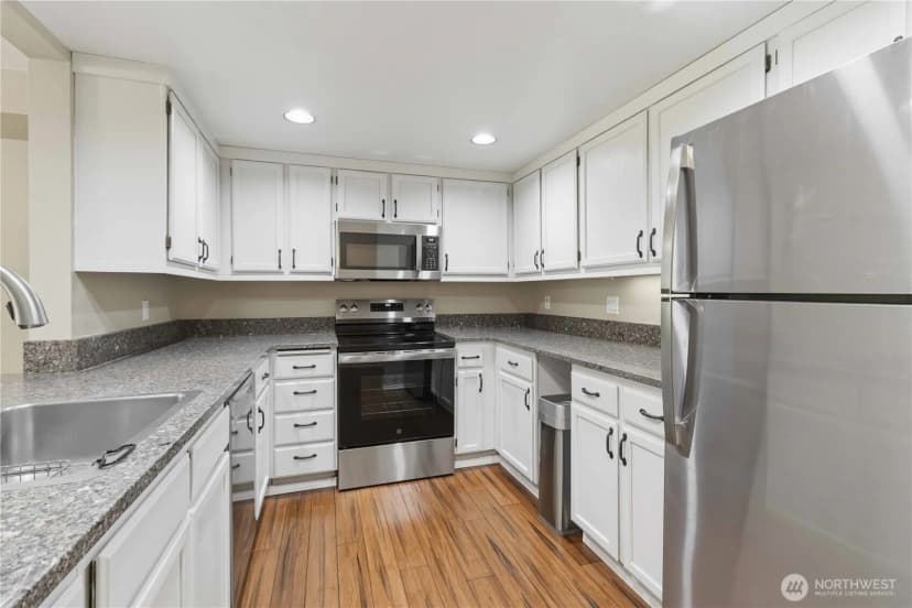 Property photo for 3941 226th Place Se #103, Issaquah photo 10