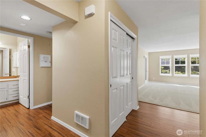 Property photo for 3941 226th Place Se #103, Issaquah photo 11