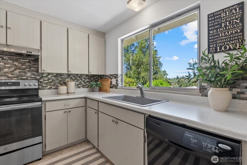 Property photo for 3006 89th Place Se, Mercer Island photo 10