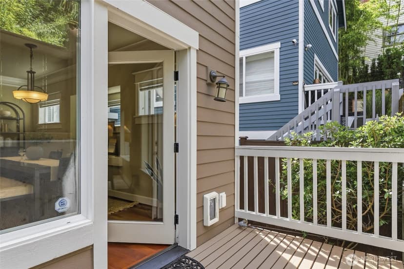 Property photo for 1125 Lake Washington Boulevard S, Seattle photo 18