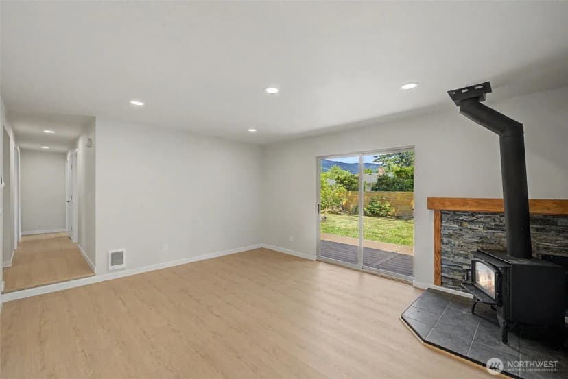 Property photo for 1011 Calkin Place, Sedro Woolley photo 11