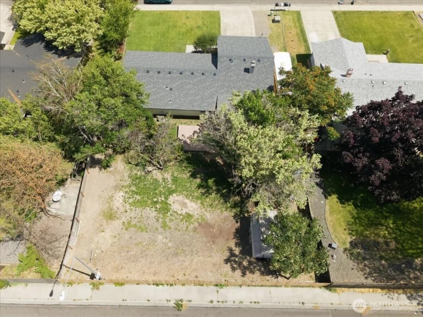 Property photo for 1516 S Olympia Place, Kennewick photo 35