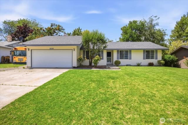 Property photo for 1516 S Olympia Place, Kennewick
