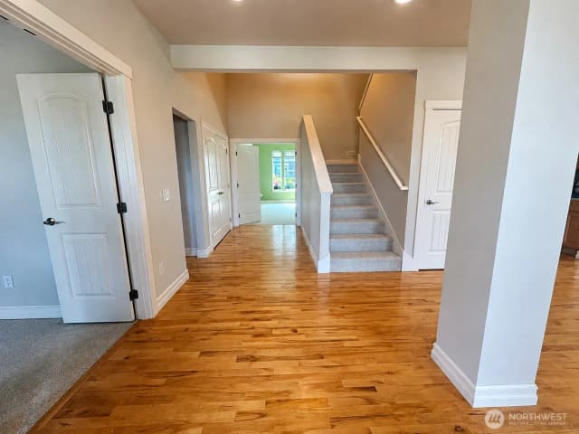 Property photo for 875 N Park Street, Lynden photo 4