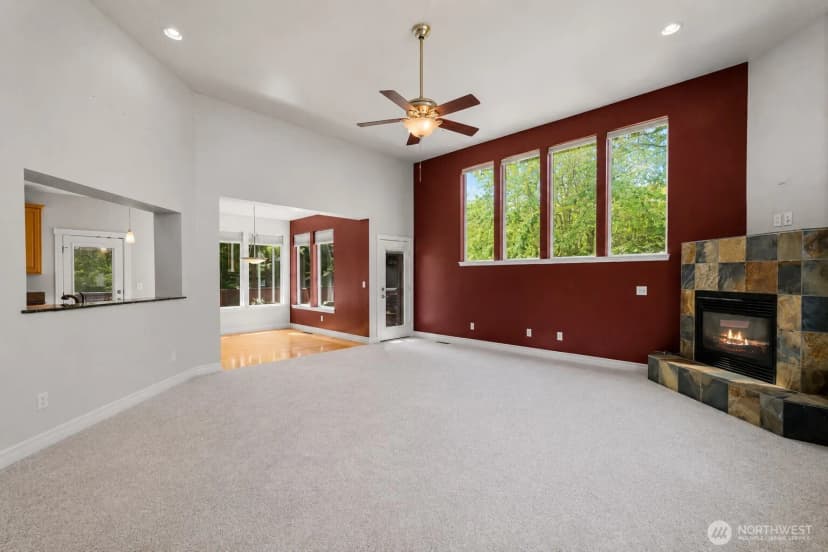 Property photo for 875 N Park Street, Lynden photo 12
