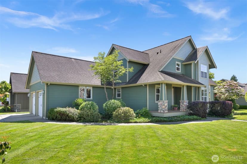Property photo for 875 N Park Street, Lynden photo 2