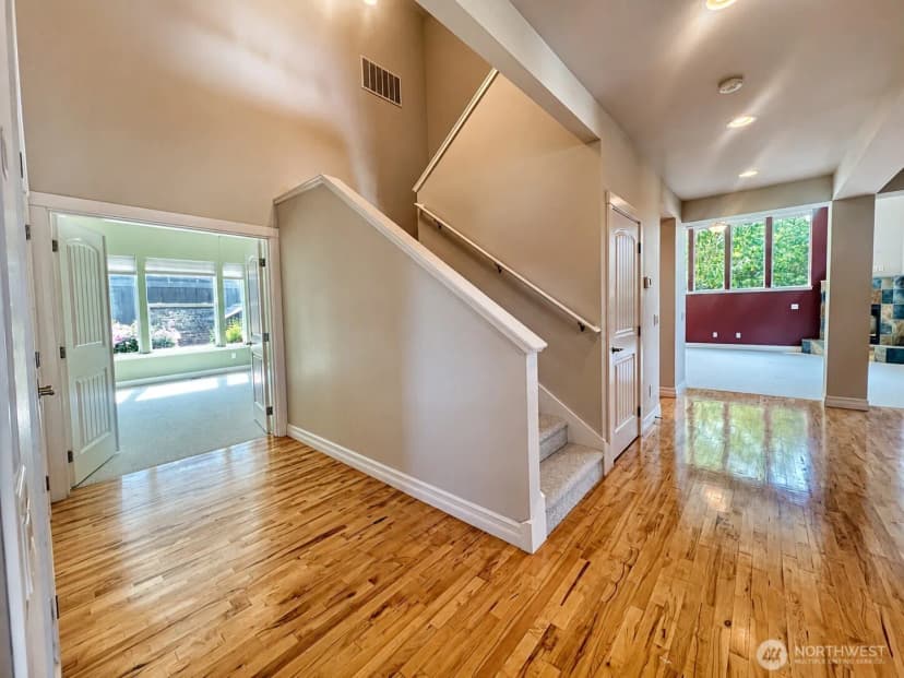 Property photo for 875 N Park Street, Lynden photo 6