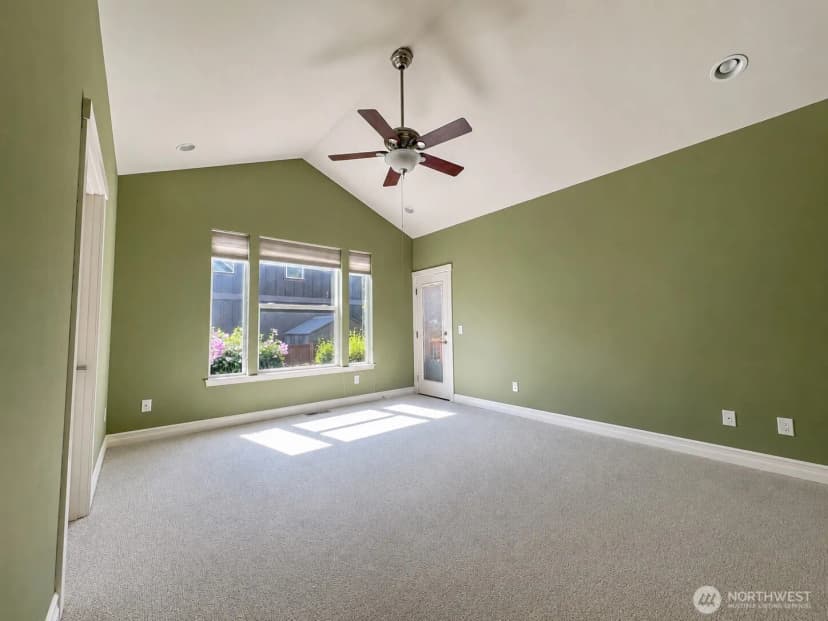 Property photo for 875 N Park Street, Lynden photo 13