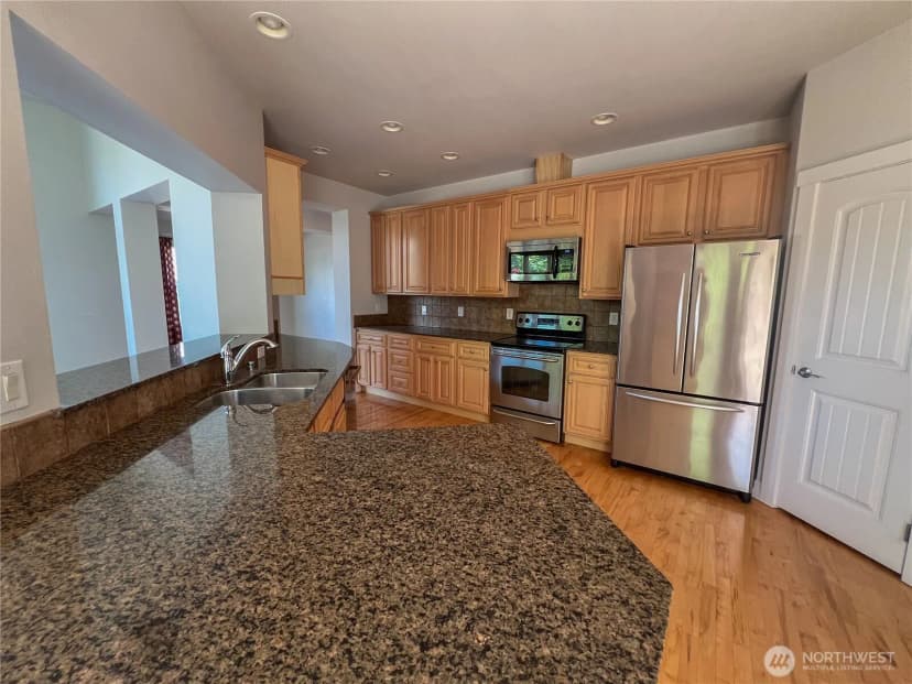 Property photo for 875 N Park Street, Lynden photo 10