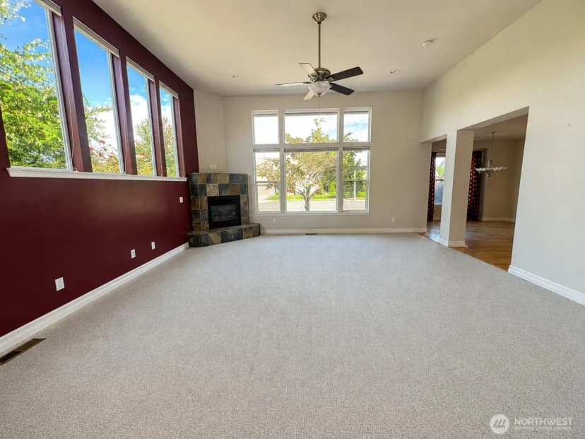 Property photo for 875 N Park Street, Lynden photo 11