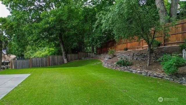 Property photo for 1000 Ne Duncan Lane, Pullman photo 23
